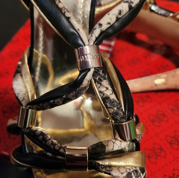 GUESS |GWKNOTTED 2|Python Black and Gold straps w/gold ring hardware 8.5 NWT - Picture 8 of 8